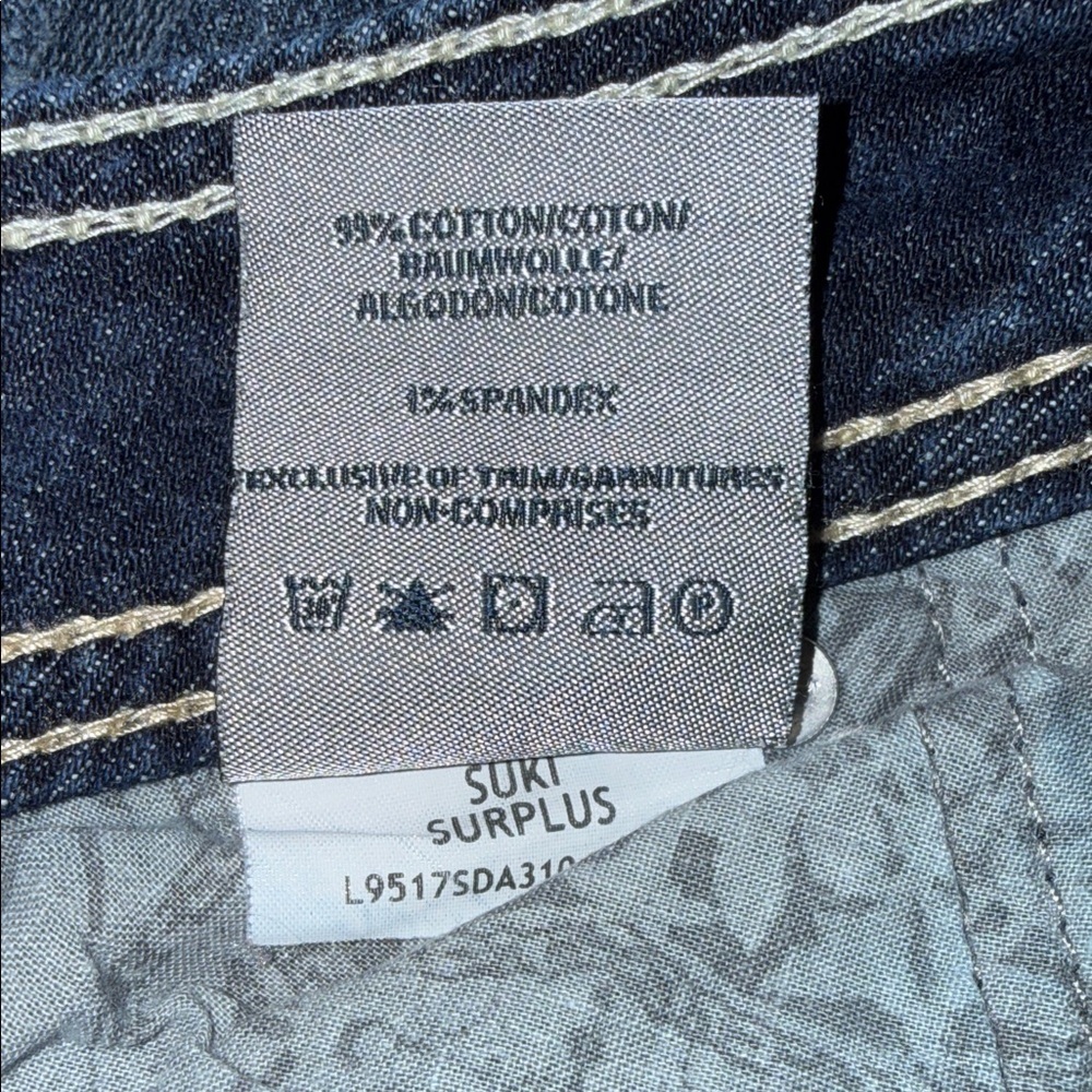 Silver Jeans Co. Blue Denim with Contrast Stitching - Picture 13 of 13